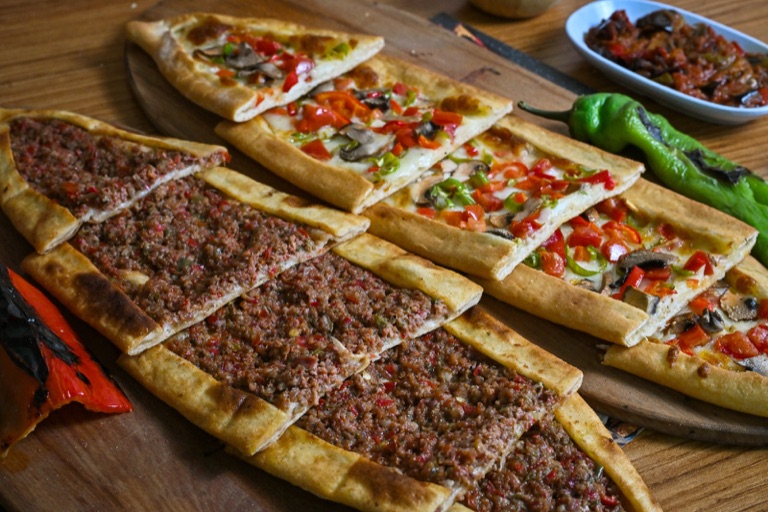 Kıvılcım Restaurant pide çeşitleri