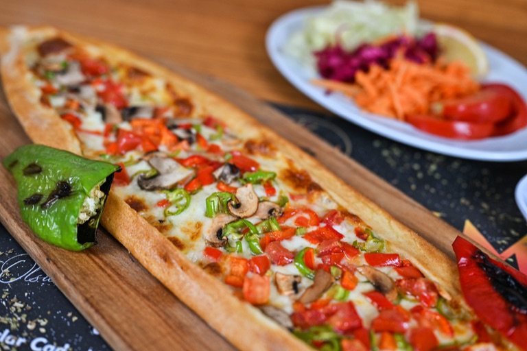 Sebzeli pide